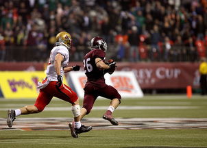 九游下载安装-加拿大队在赛制中的表现：如何调整战术应对不同对手，加拿大队与中国队